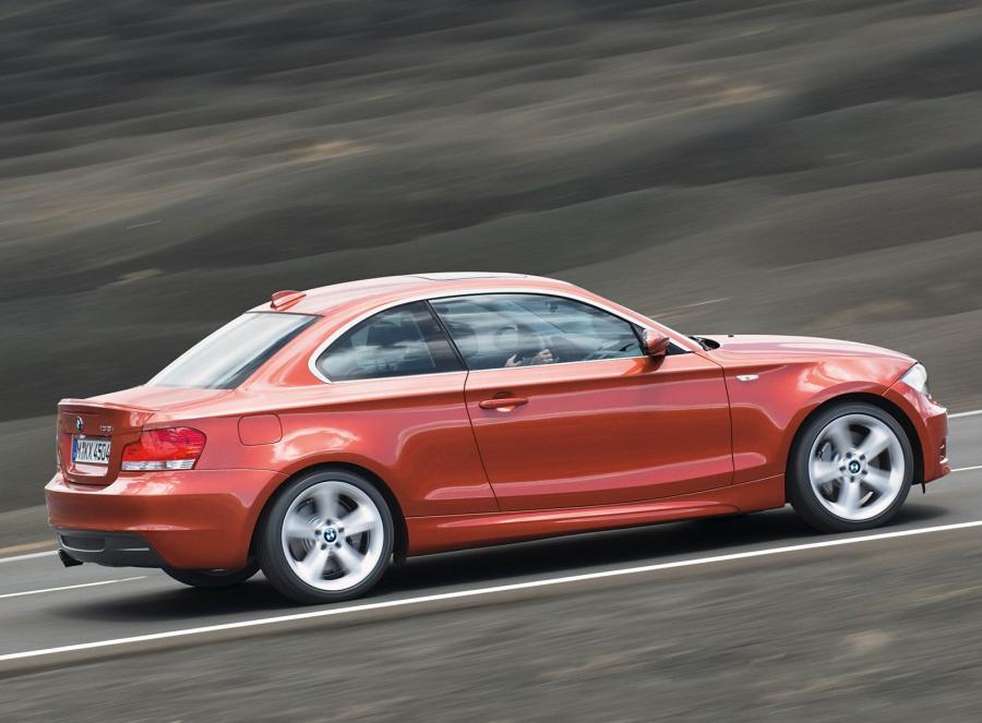  BMW 1-Series Coupe 2011 года  (фото 40 из 77)